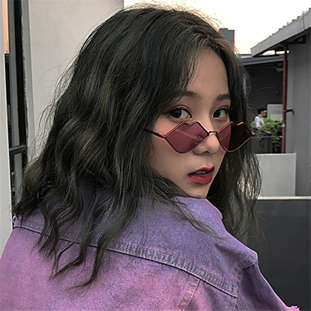 Sexy Lips Shape Sunglasses for Women'S Sunglasses Metal Small Frame Sunglasses Ocean Lens Retro Men and Women Shades Eyewear